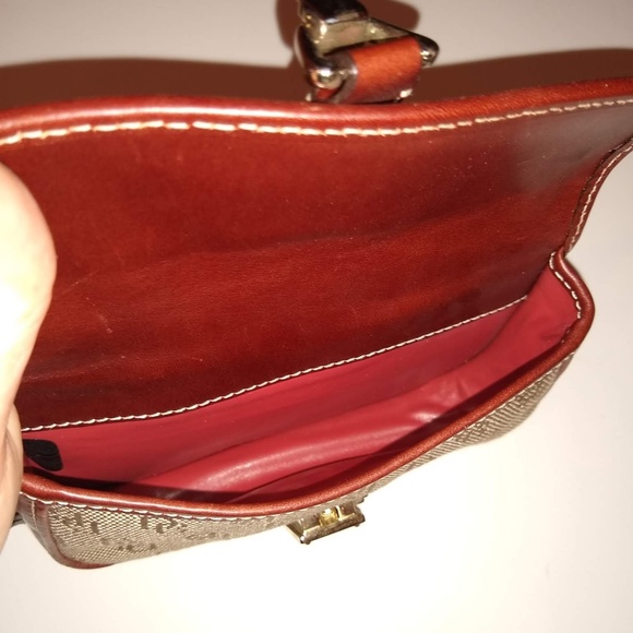 Dooney & bourke wristlet - Picture 6 of 6